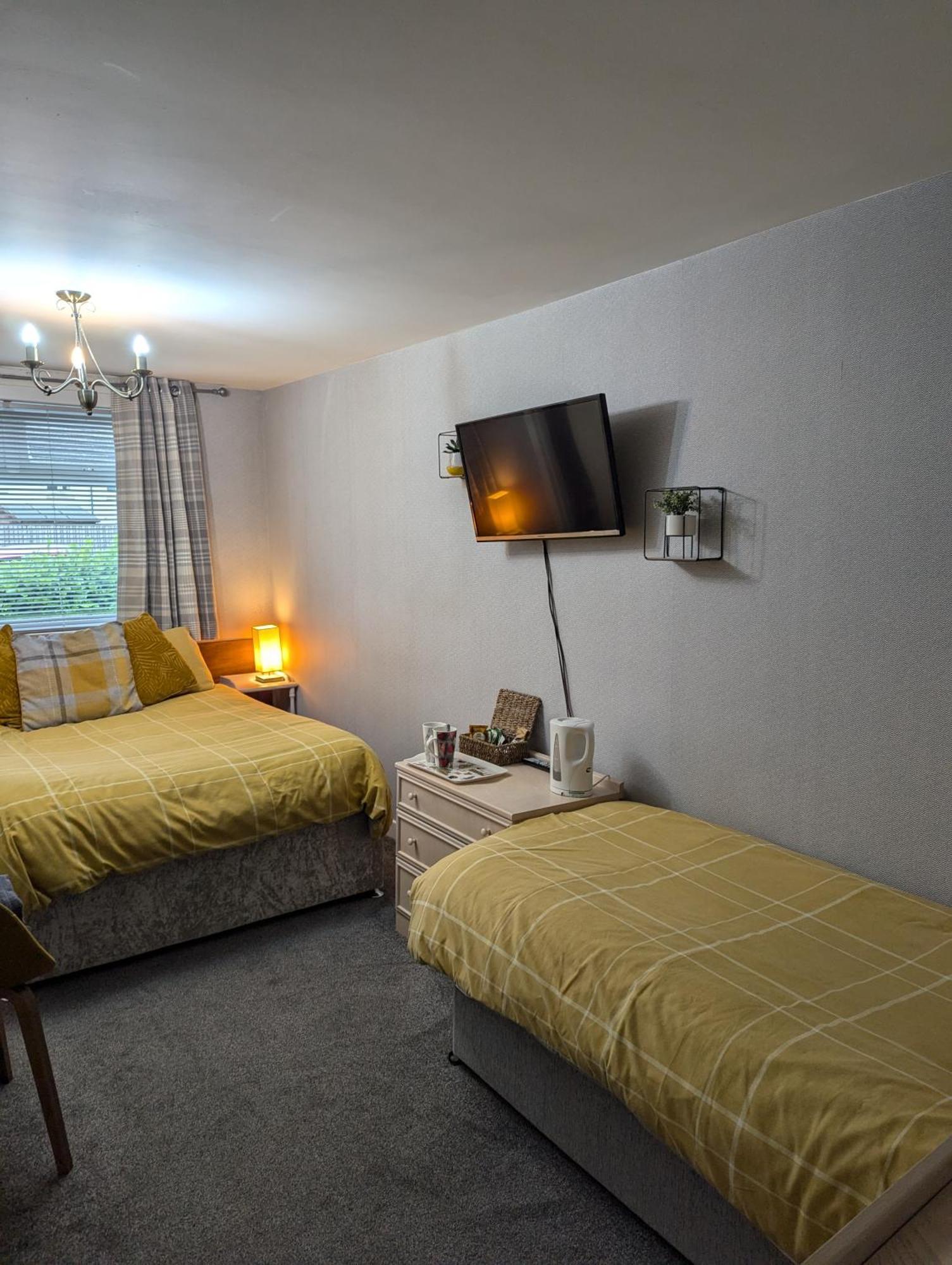 Rooms At Tarrareoch Батгейт Стая снимка